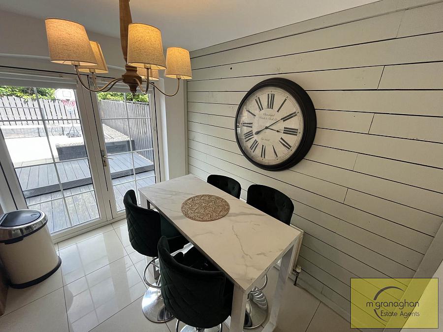 40 Mount Eagles Avenue 40 Mount Eagles Avenue