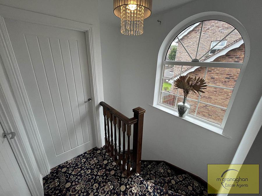 40 Mount Eagles Avenue 40 Mount Eagles Avenue