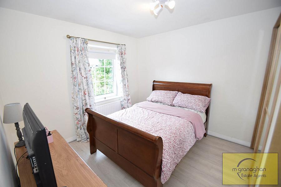 40 Mount Eagles Avenue 40 Mount Eagles Avenue