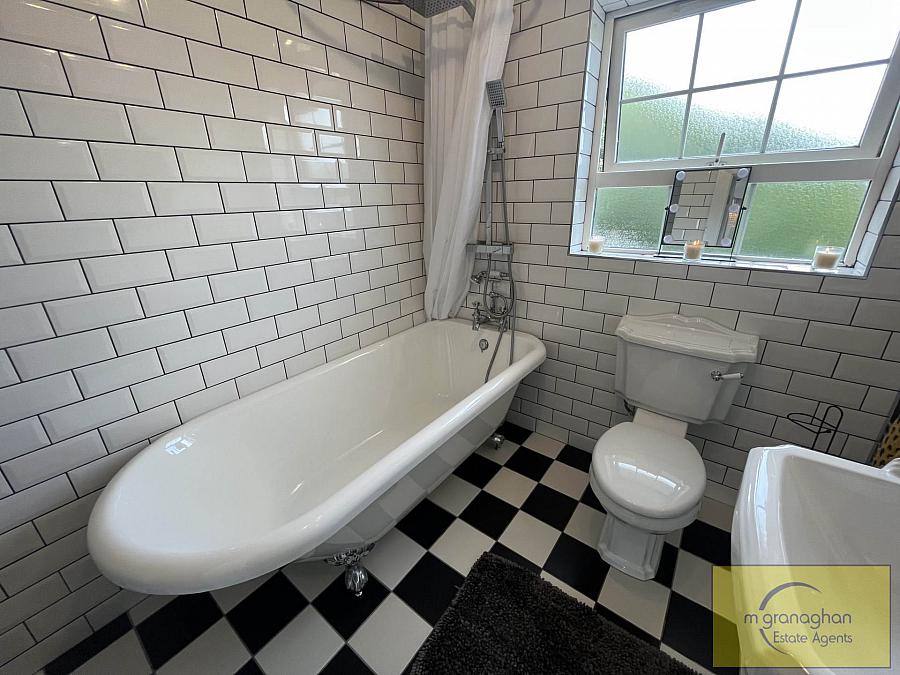 40 Mount Eagles Avenue 40 Mount Eagles Avenue