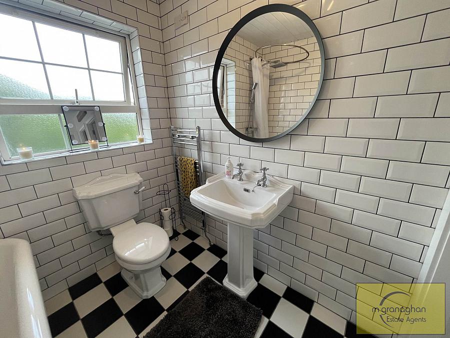 40 Mount Eagles Avenue 40 Mount Eagles Avenue