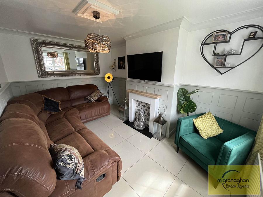 40 Mount Eagles Avenue 40 Mount Eagles Avenue