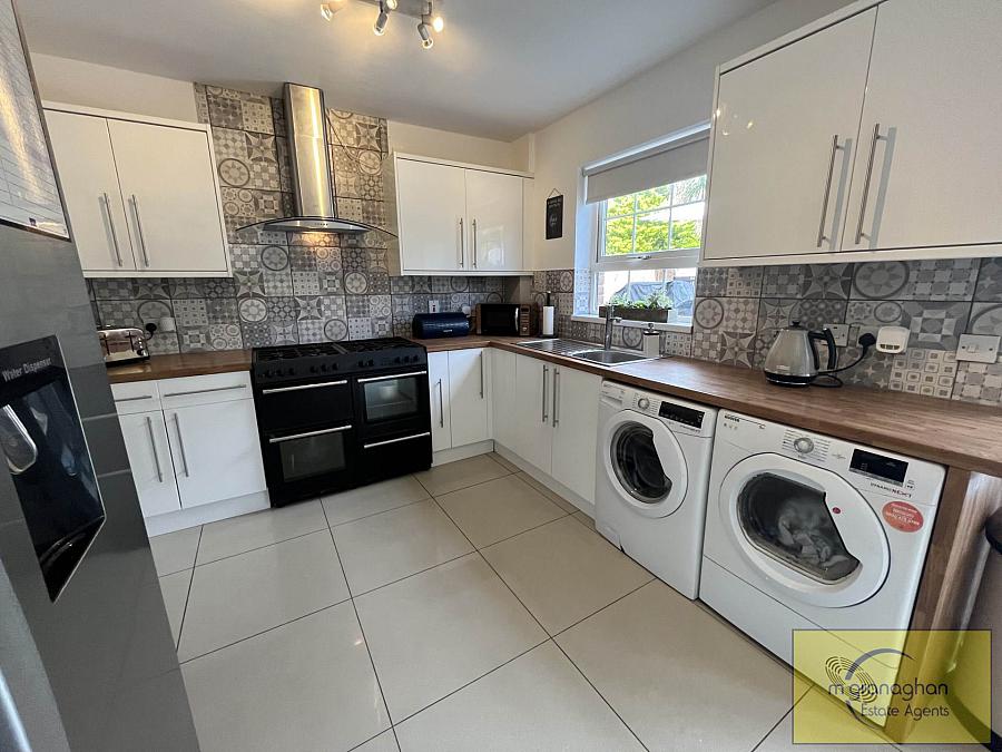 40 Mount Eagles Avenue 40 Mount Eagles Avenue