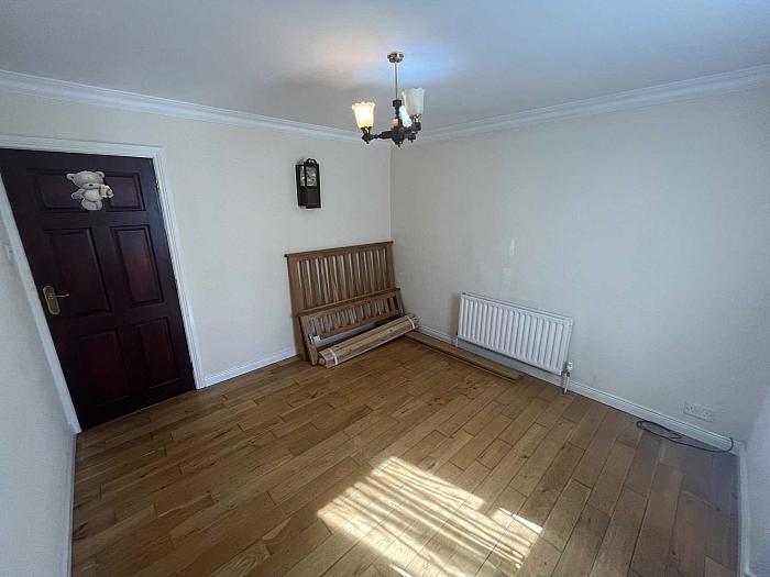 72a Glen Road