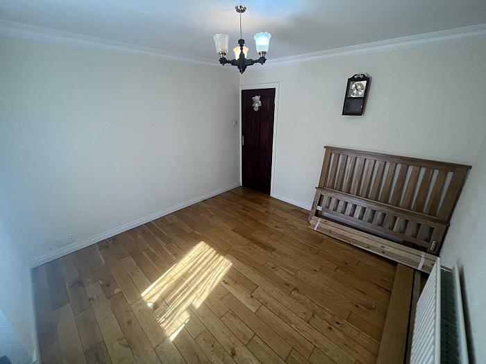 72a Glen Road