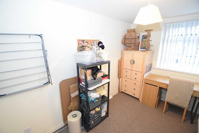 48b Alina Gardens