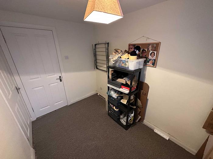48b Alina Gardens