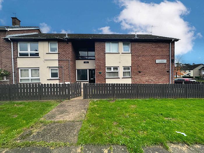 48b Alina Gardens