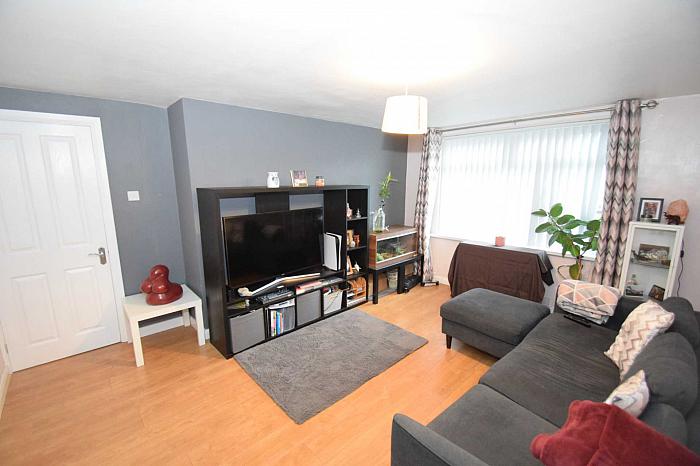 48b Alina Gardens
