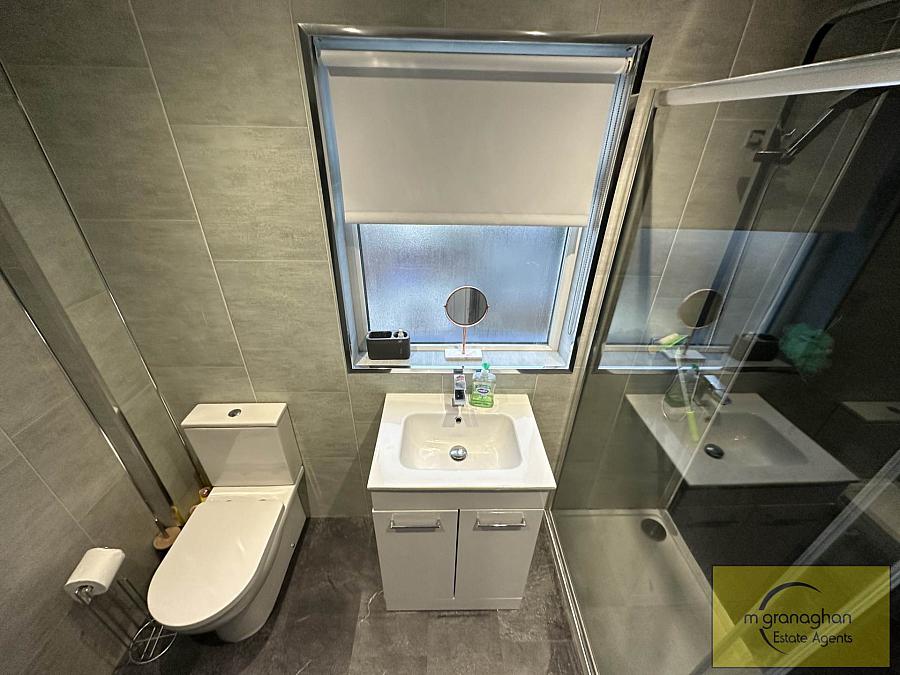 11 Glenmeen Close 11 Glenmeen Close