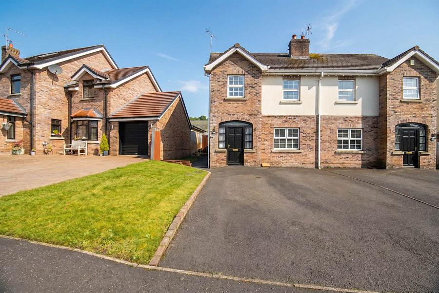 10 Mount Eagles Link, Dunmurry, Belfast, BT17 0FY