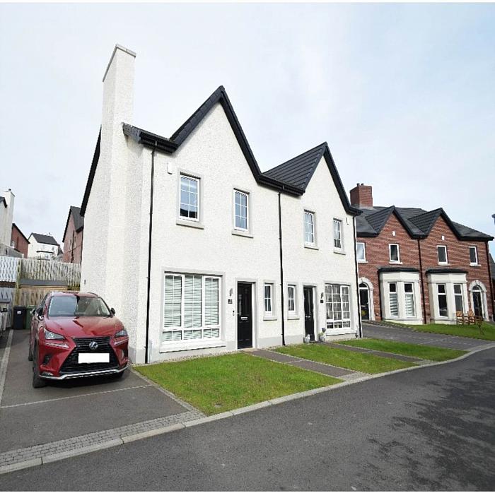 12 Fairfield Close