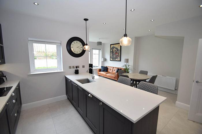 12 Fairfield Close