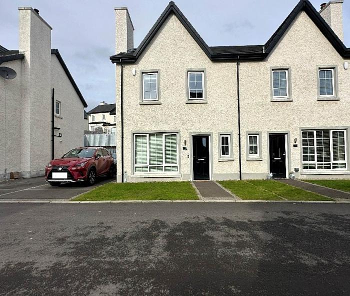 12 Fairfield Close
