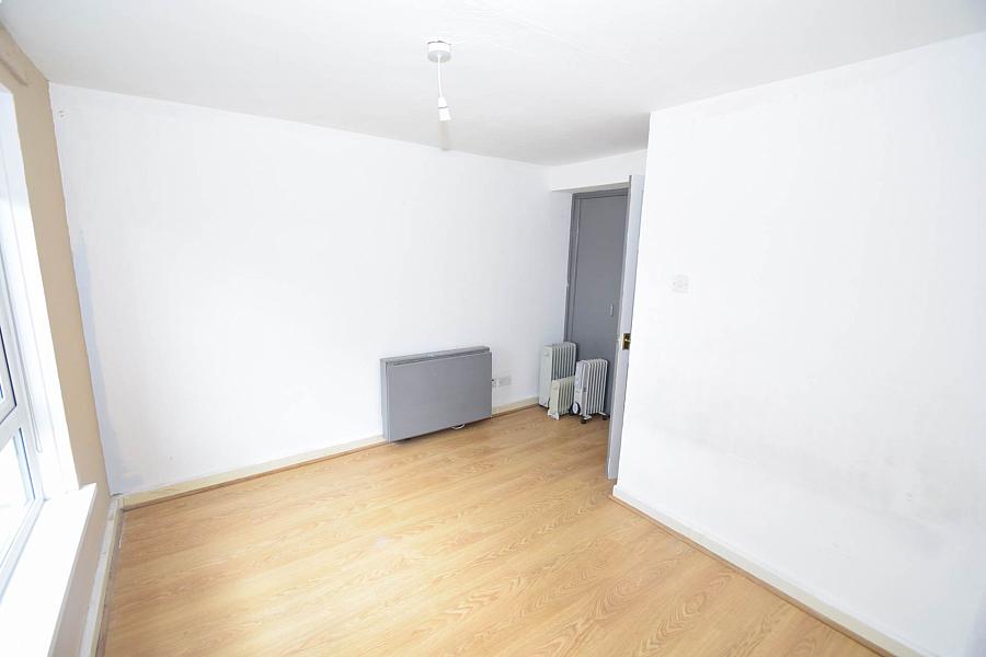 8c Carrigart Avenue