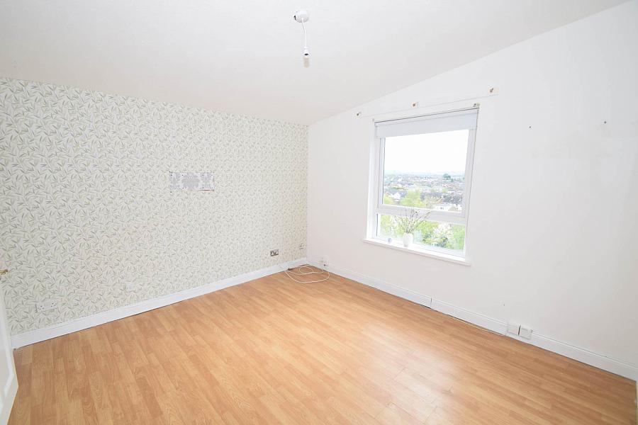 8c Carrigart Avenue