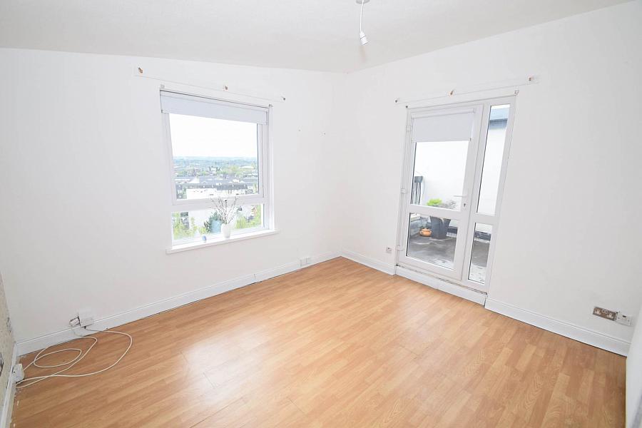 8c Carrigart Avenue