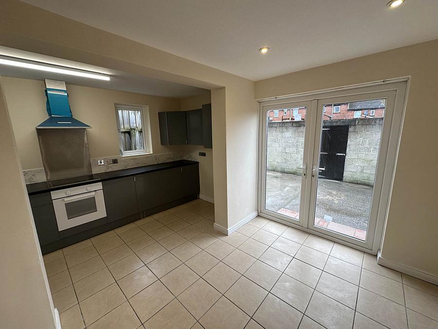 51 Longlands Road