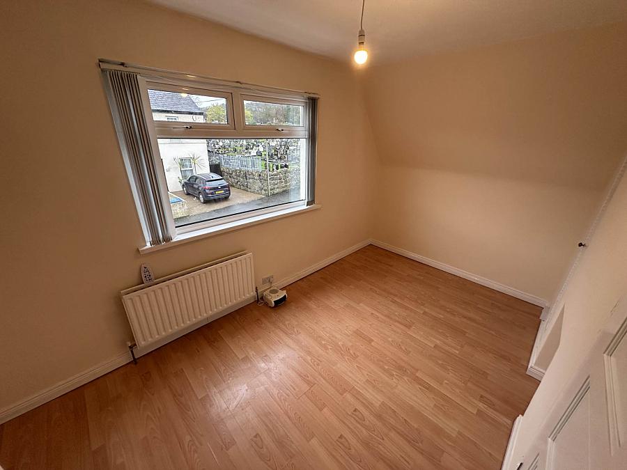 51 Longlands Road