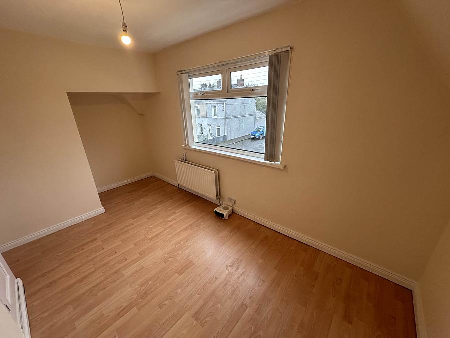 51 Longlands Road