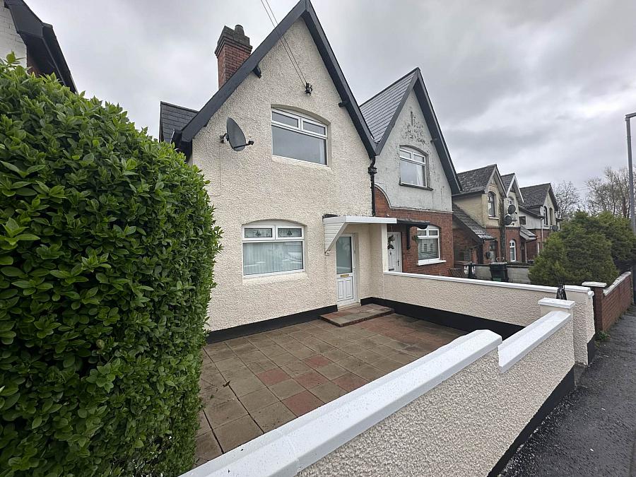 51 Longlands Road