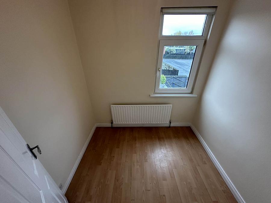 51 Longlands Road
