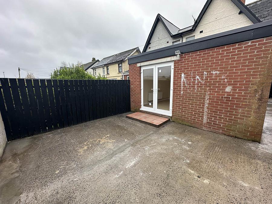 51 Longlands Road
