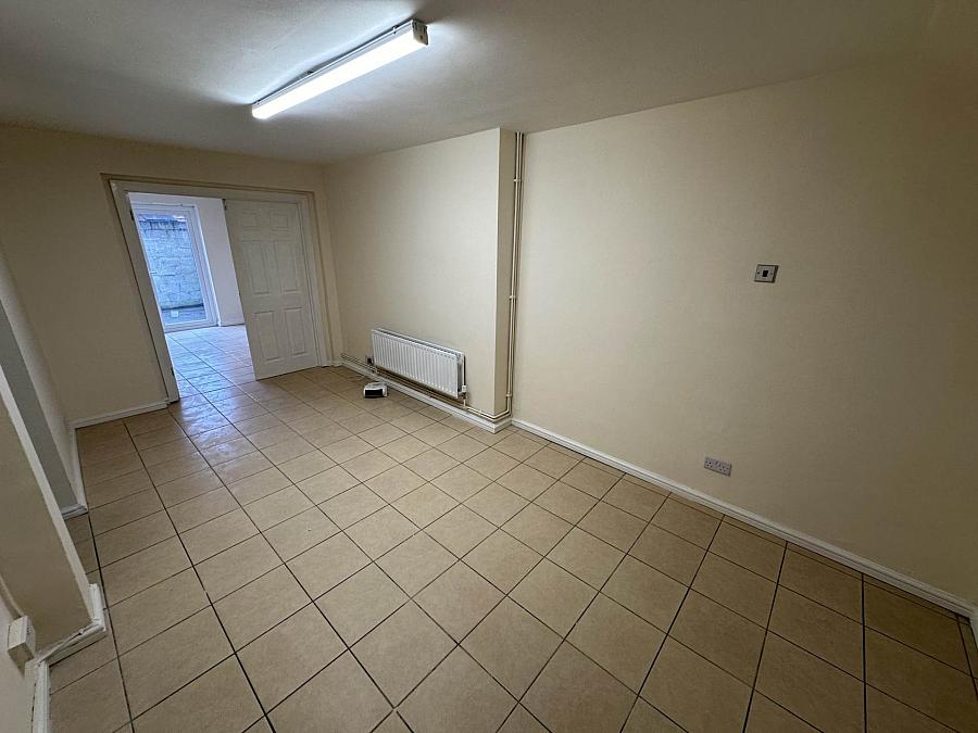 51 Longlands Road