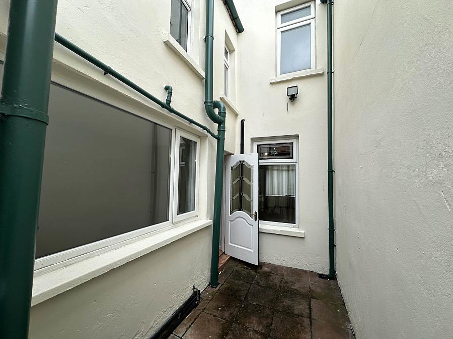73 Willowbank Gardens