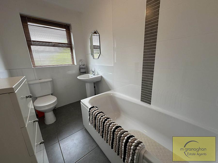 16 Riverdale Park South 16 Riverdale Park South