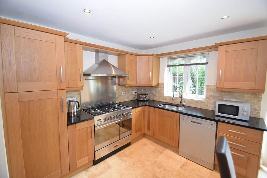 13 Lynnwood Mews