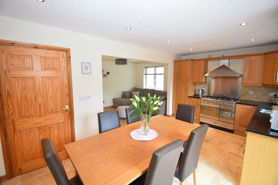 13 Lynnwood Mews