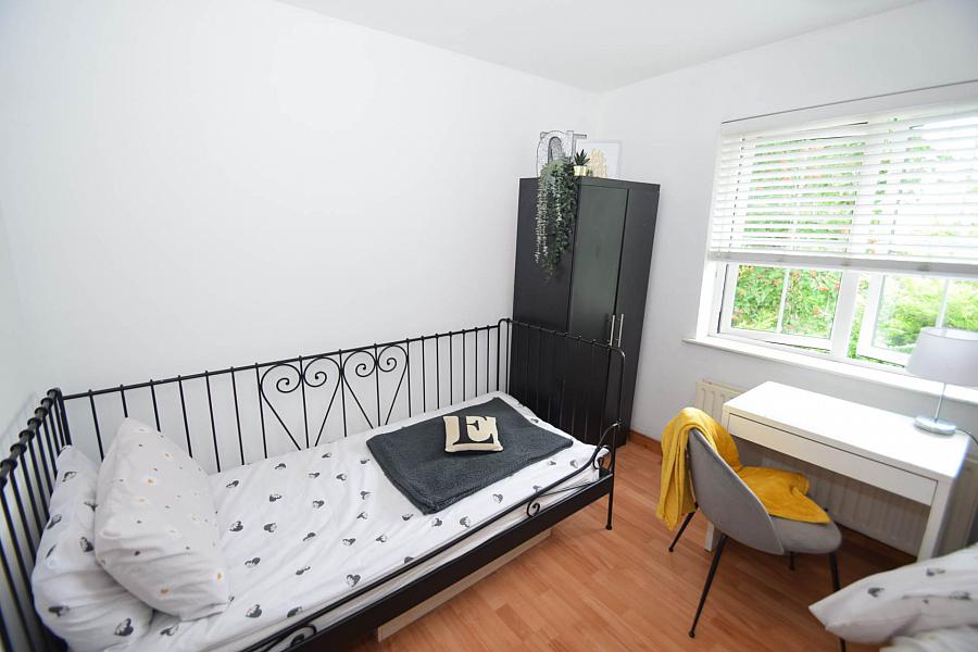 13 Lynnwood Mews