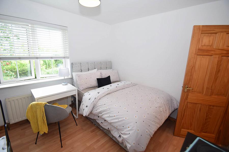 13 Lynnwood Mews