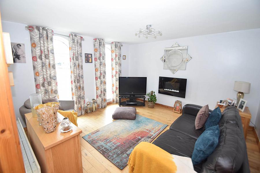 13 Lynnwood Mews