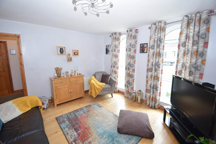 13 Lynnwood Mews