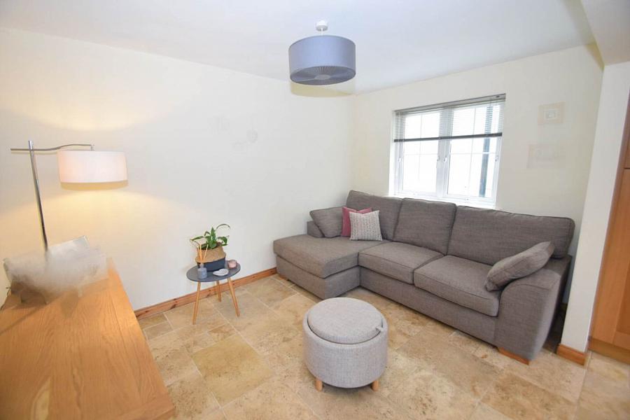 13 Lynnwood Mews
