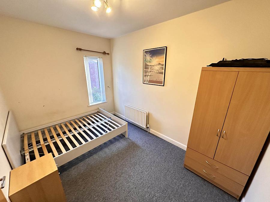 Apt 2, 6 Glandore Avenue