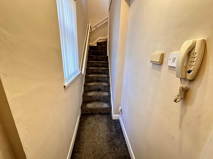 Apt 2, 6 Glandore Avenue