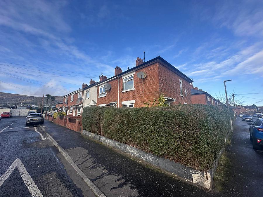 44 Whiterock Drive, belfast, BT12 7PR