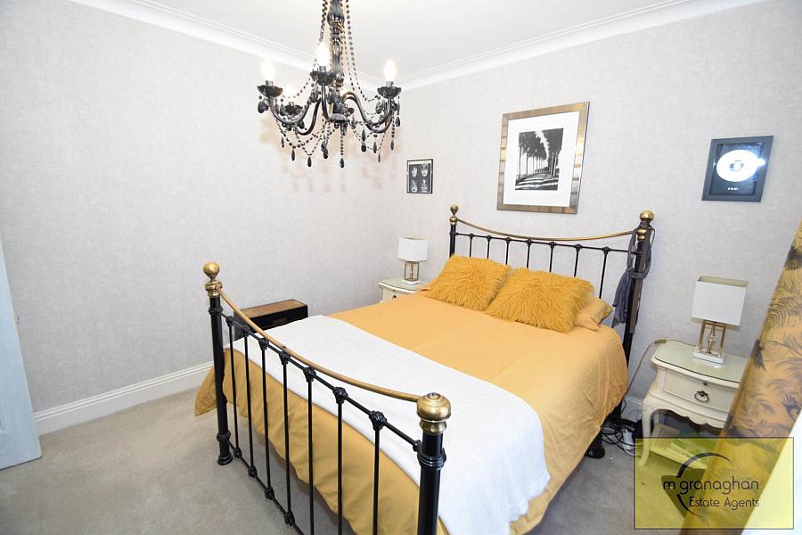 20 Knutsford Drive 20 Knutsford Drive