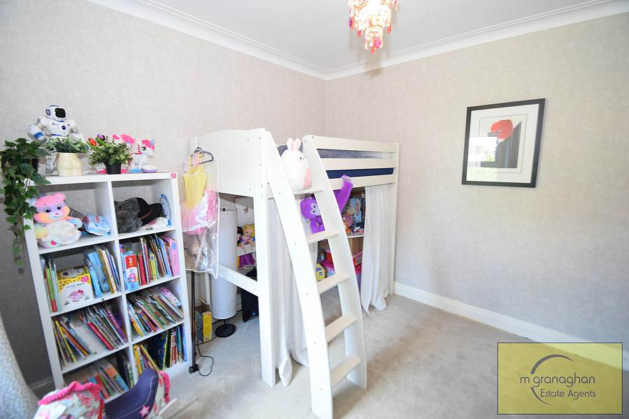20 Knutsford Drive 20 Knutsford Drive