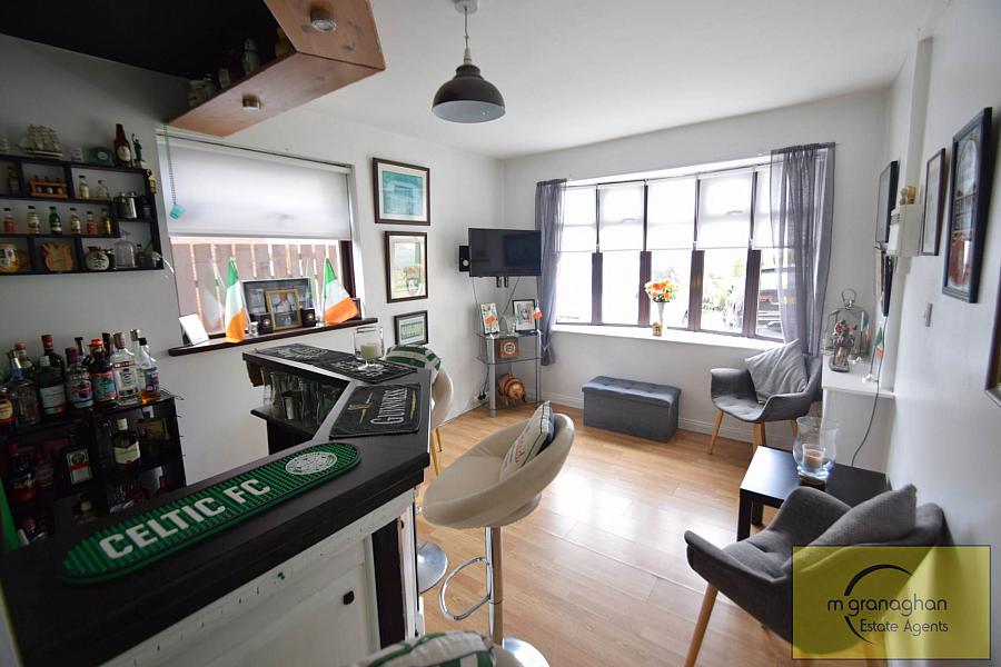 17a Hawthorn Hill