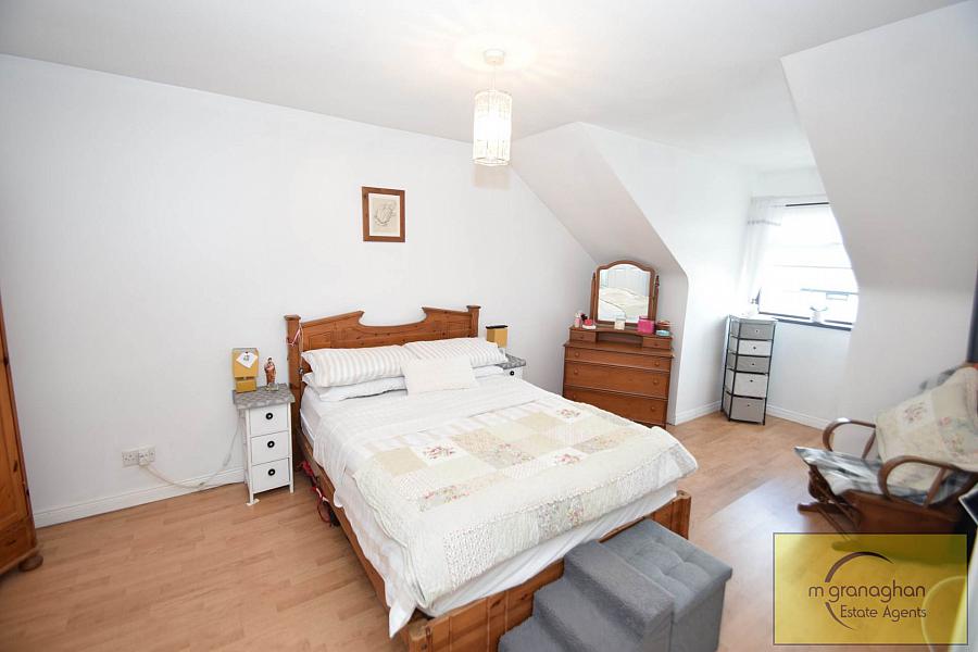 17a Hawthorn Hill