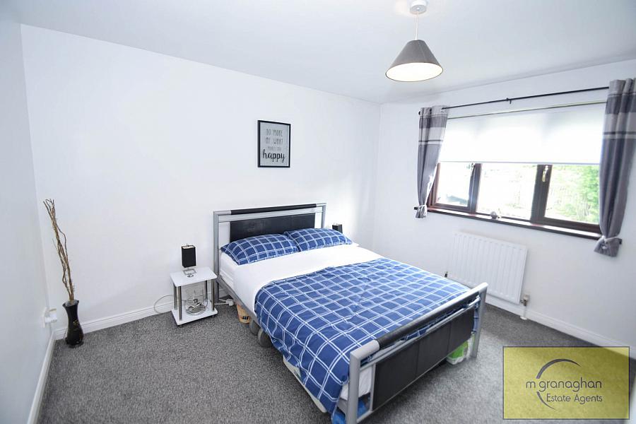 17a Hawthorn Hill