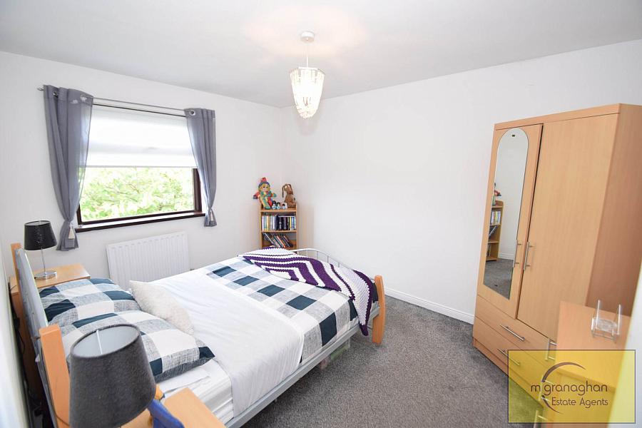 17a Hawthorn Hill