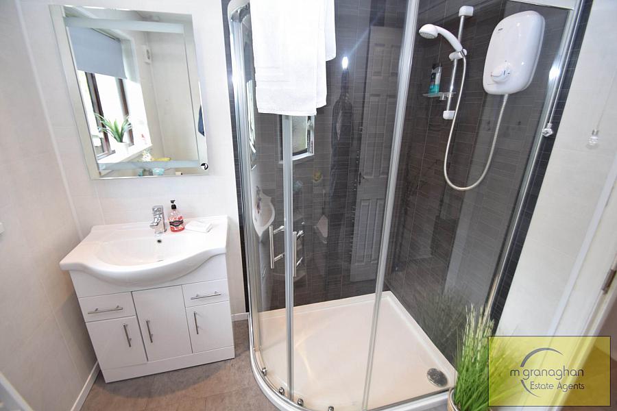 17a Hawthorn Hill