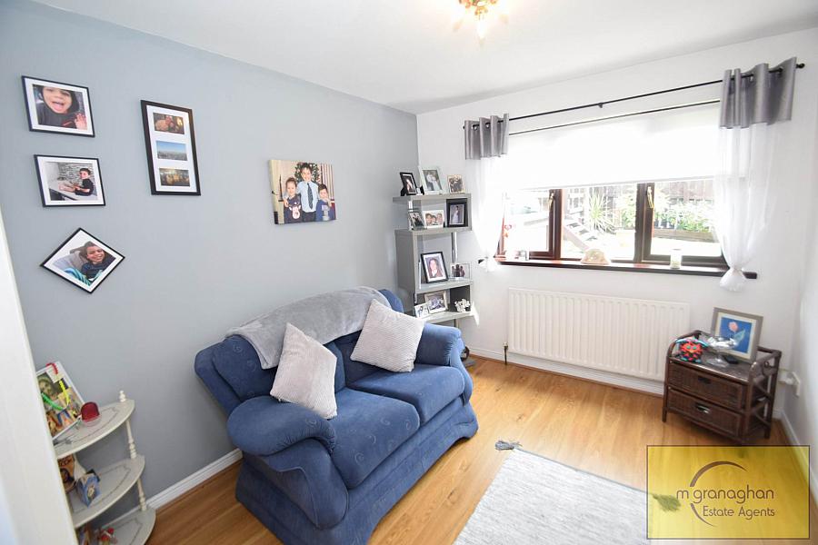 17a Hawthorn Hill