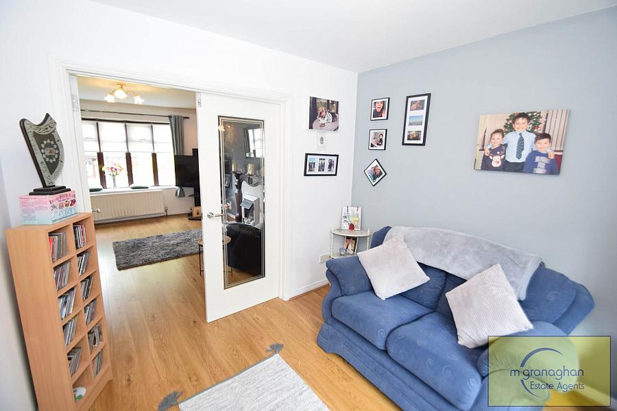 17a Hawthorn Hill