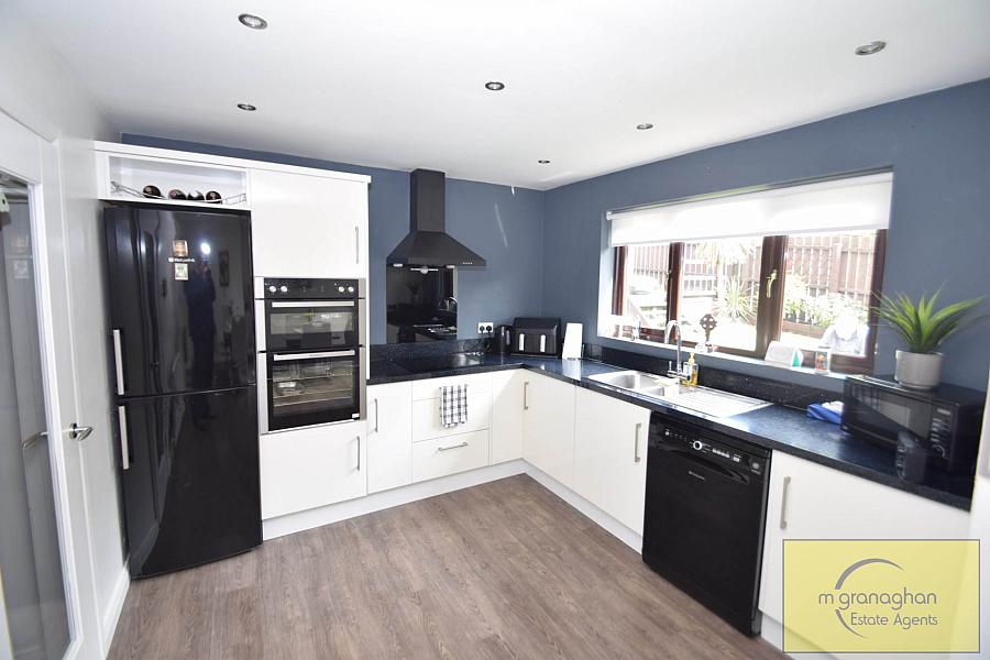17a Hawthorn Hill